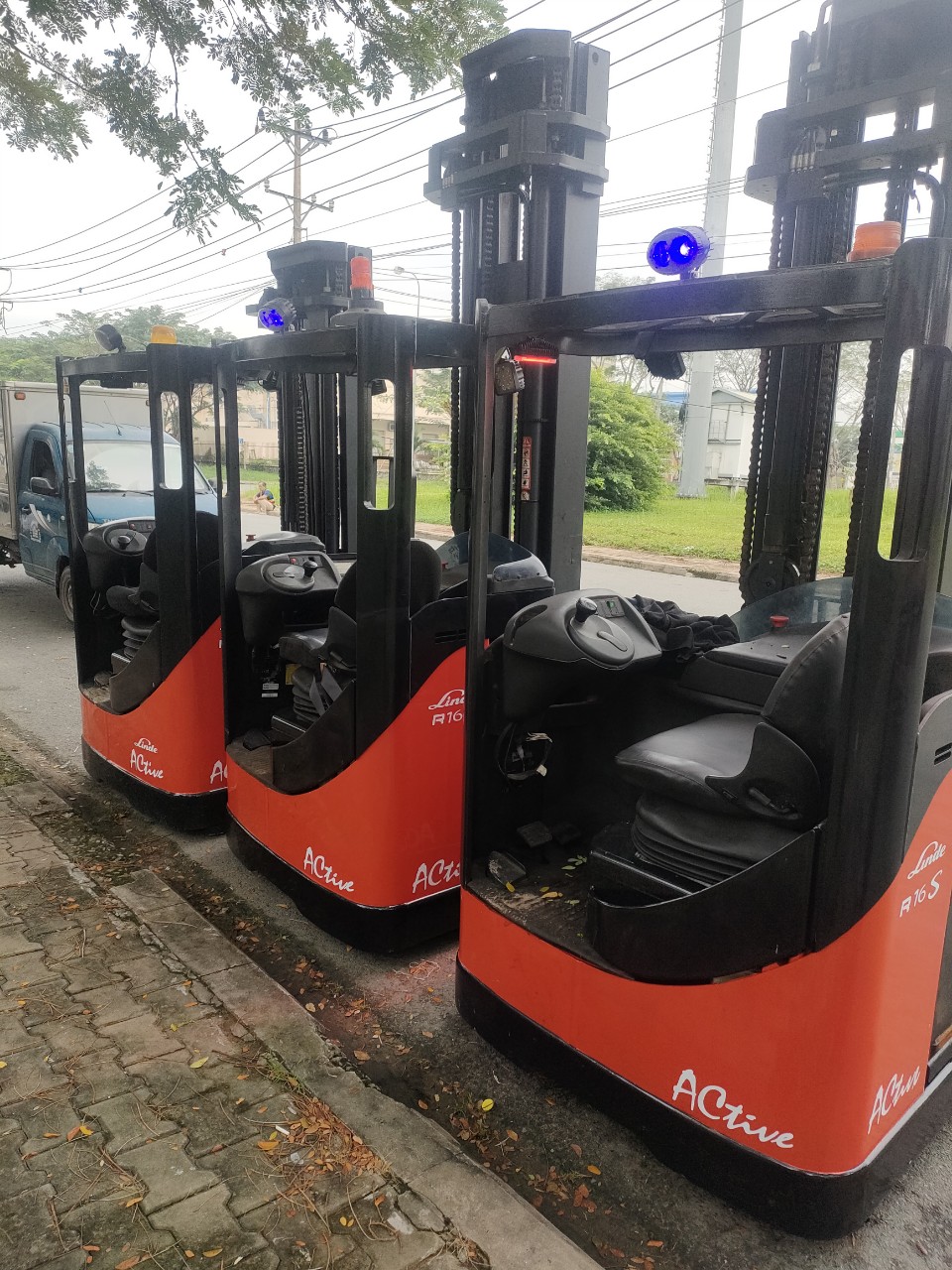 HOÀNG PHÚC ĐƠN VỊ CHUYÊN CUNG CẤP XE NÂNG ĐIỆN ĐỨNG LÁI UY TÍN VÀ CHẤT LƯỢNG TẠI DĨ AN – BÌNH DƯƠNG.